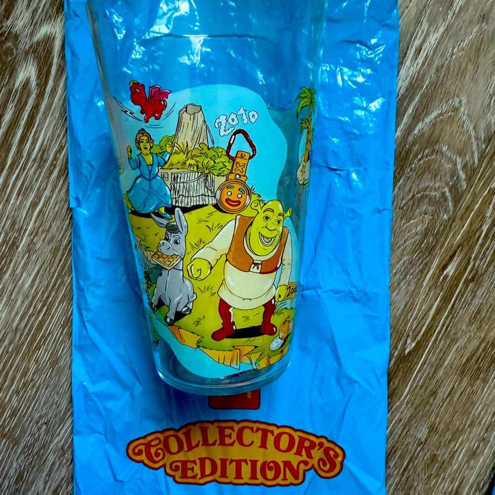 Shrek McDonald’s 2024 Collector’s Cup - Shrek, Jurassic Park, Minions